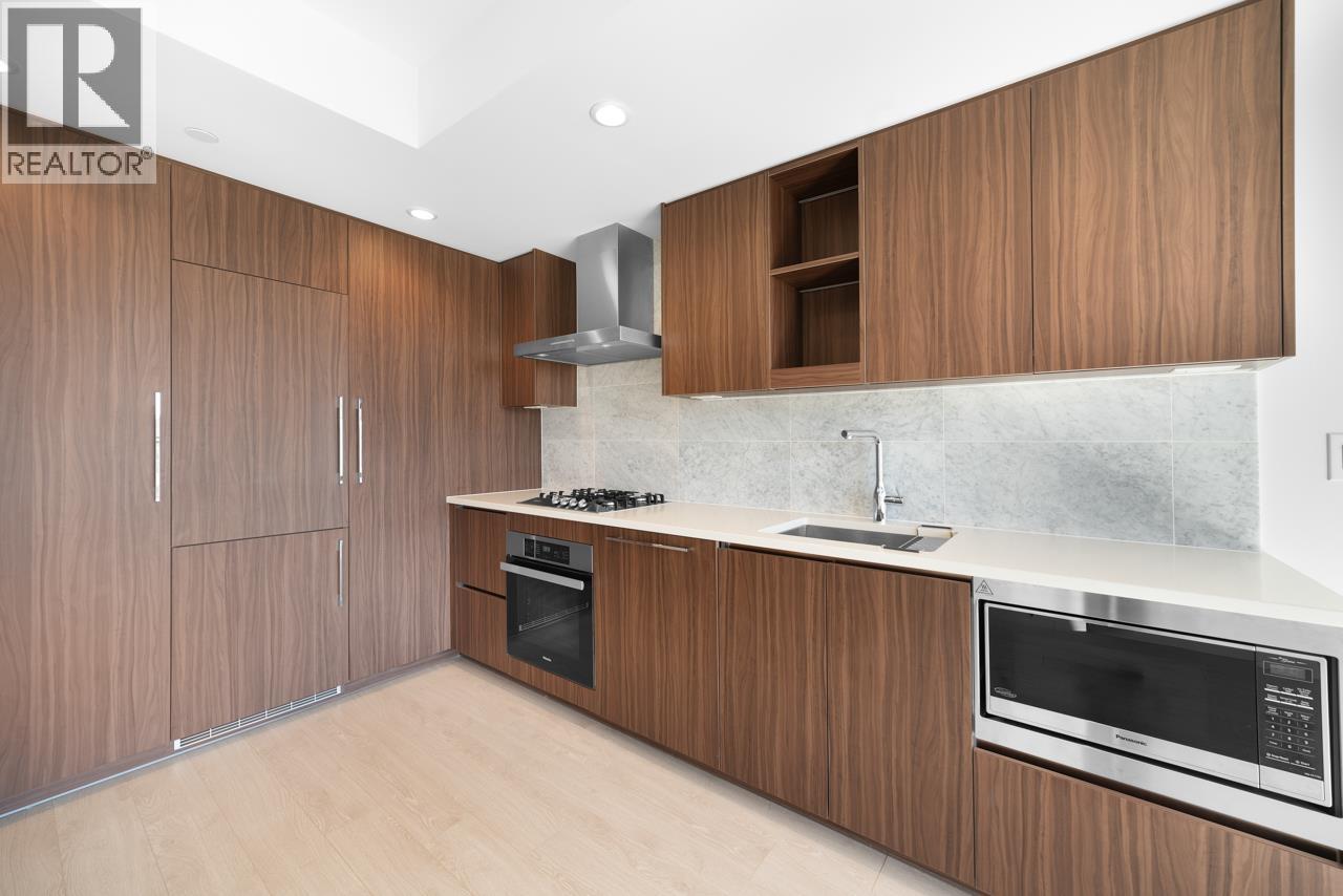 Photo 3 of 1517 1768 Cook Street, Vancouver BC
