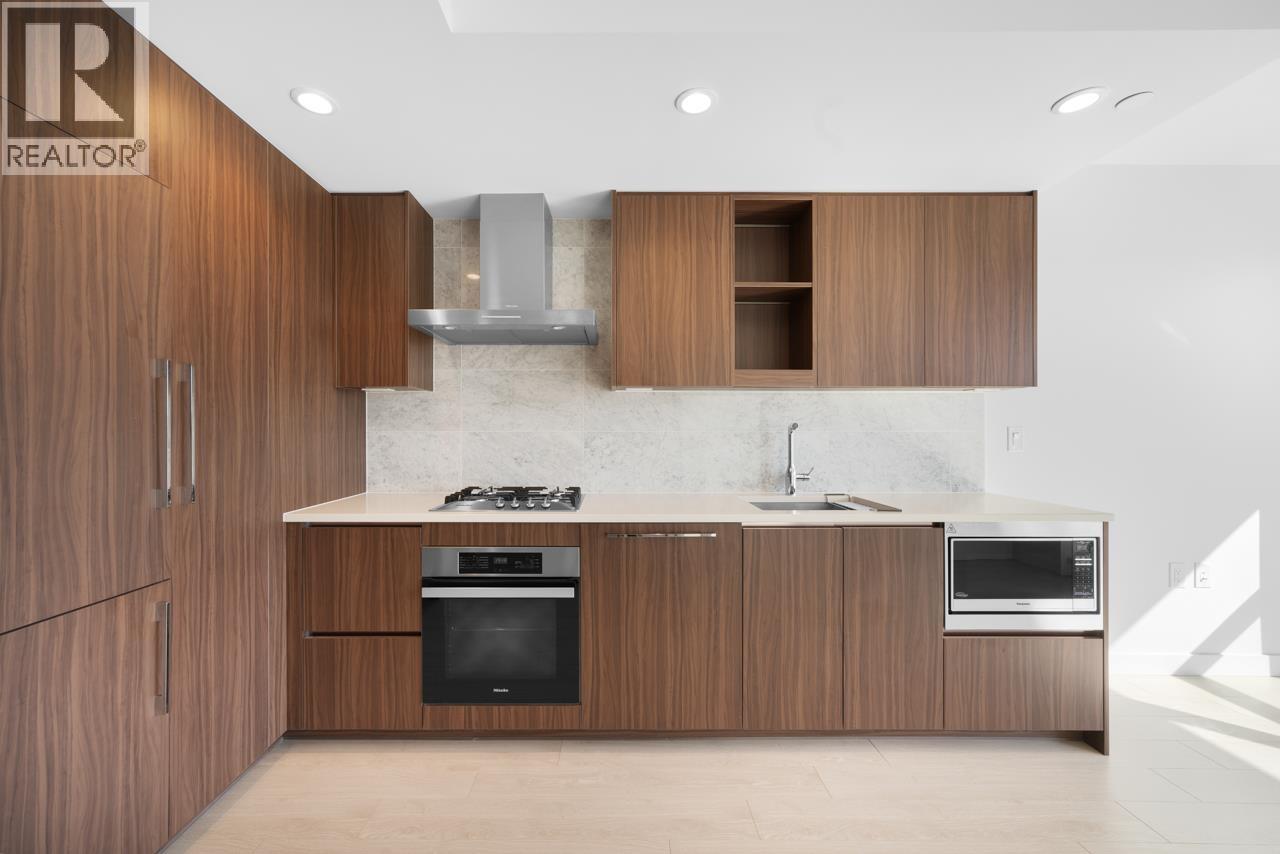 Photo 5 of 1517 1768 Cook Street, Vancouver BC