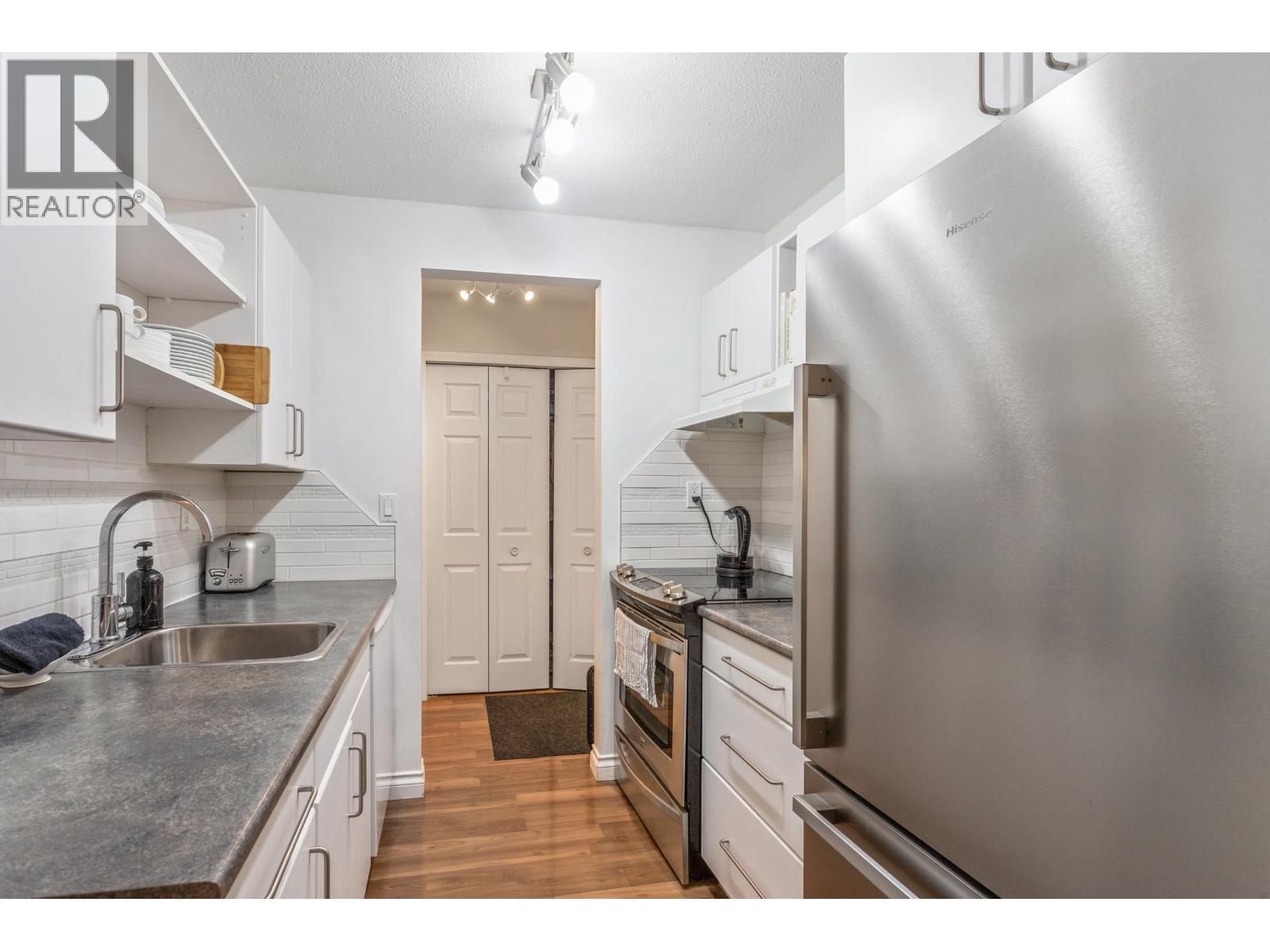 Photo 9 of 304 195 Mary Street, Port Moody BC