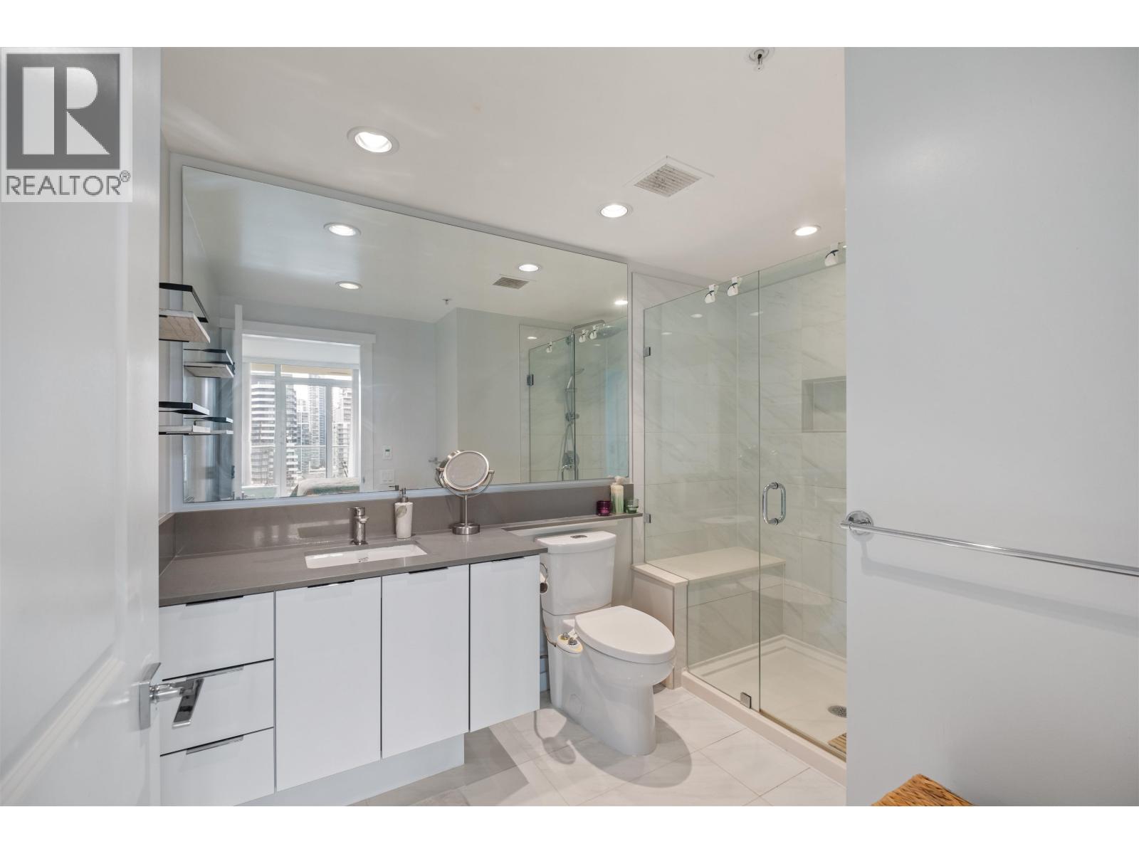 Photo 6 of 1701 2388 Madison Avenue, Burnaby BC