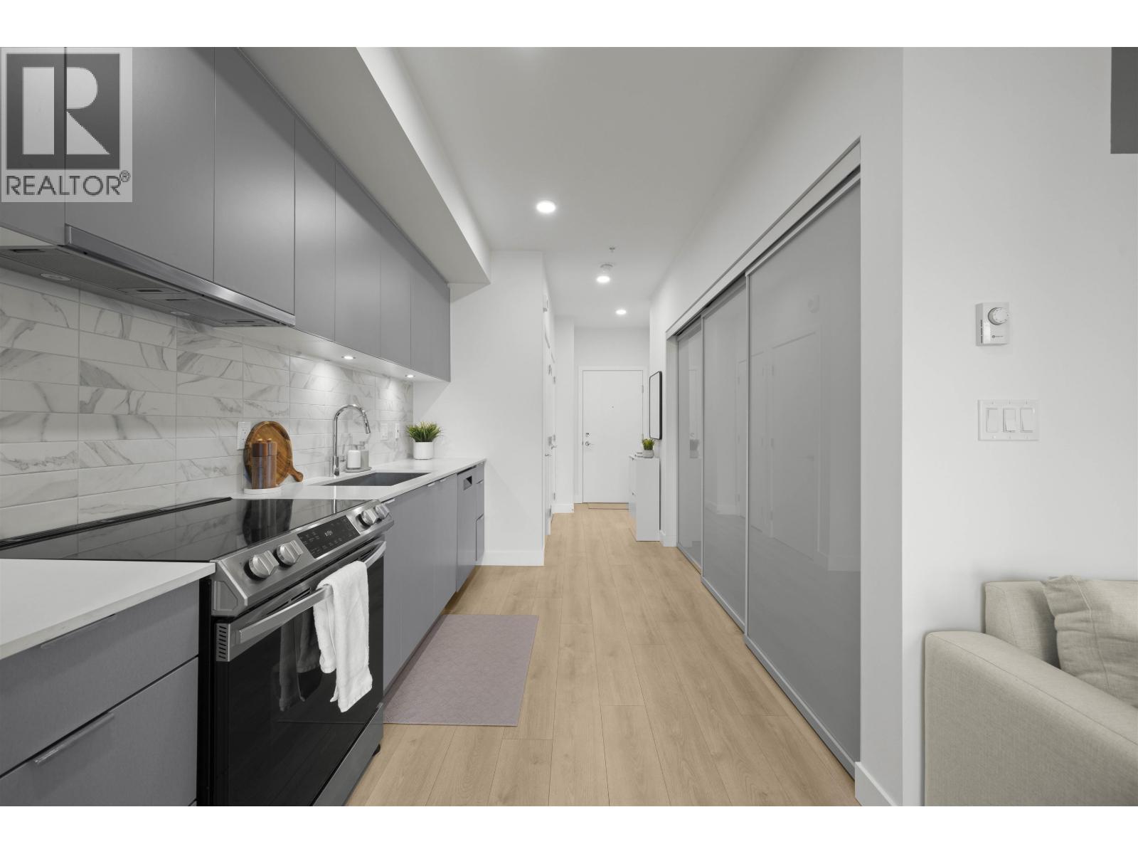 211 1792 STARLING DRIVE, Tsawwassen
