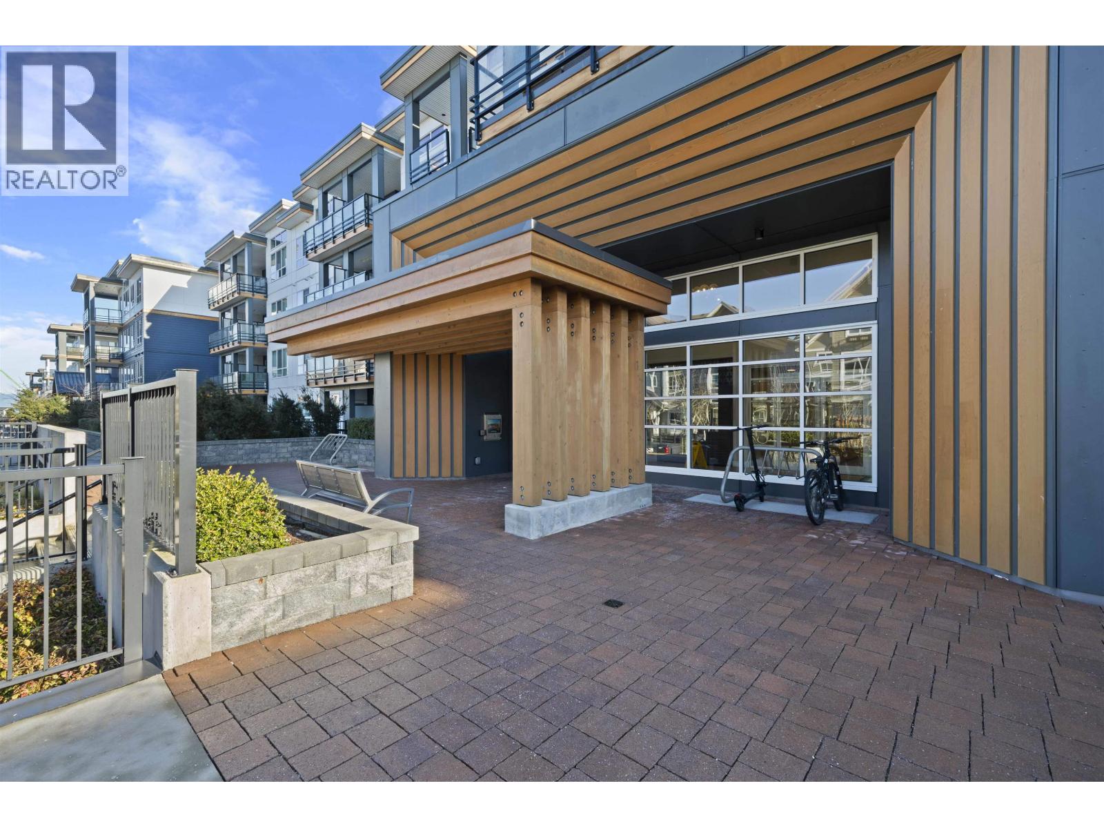 211 1792 STARLING DRIVE, Tsawwassen