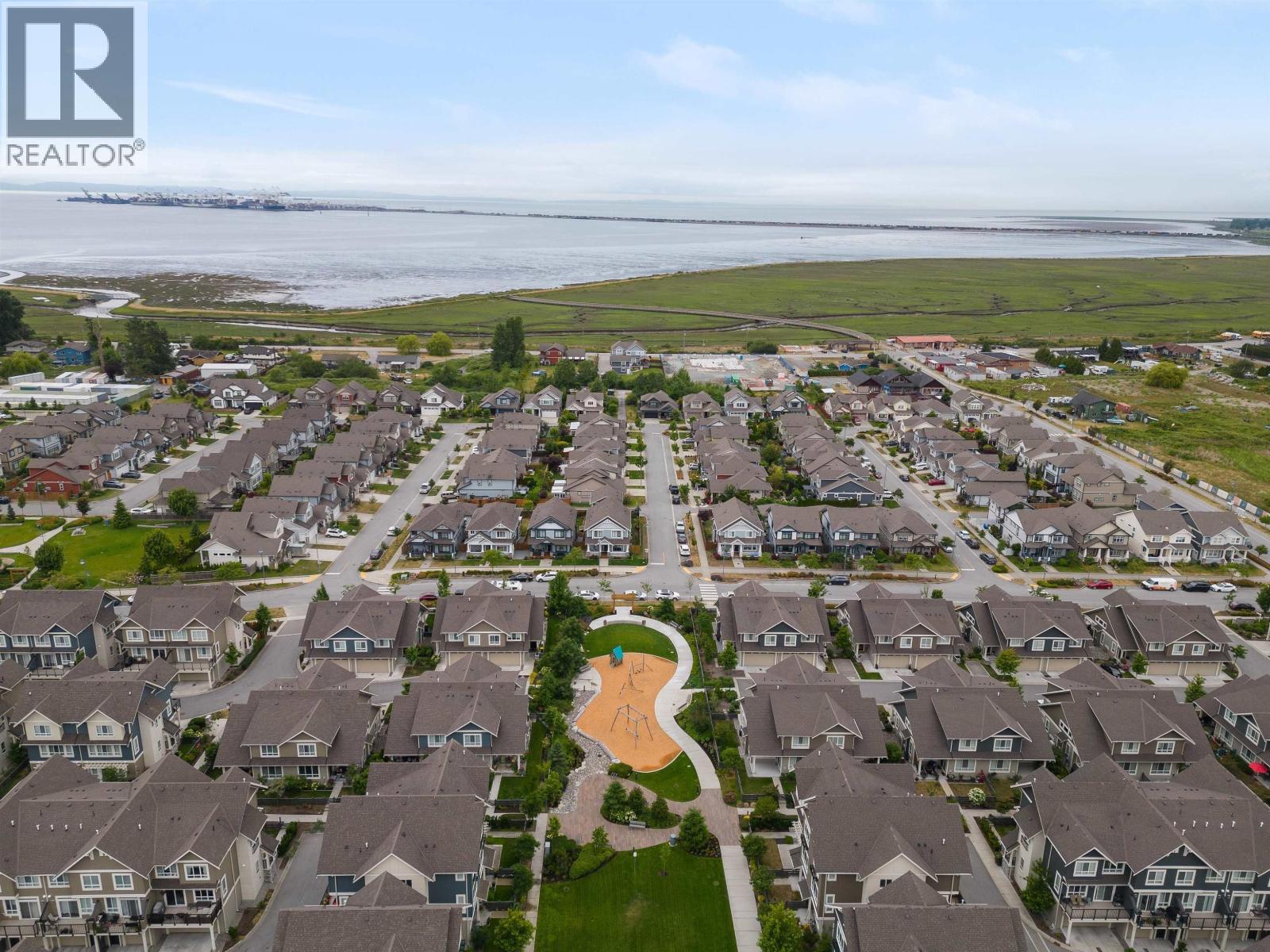 211 1792 STARLING DRIVE, Tsawwassen