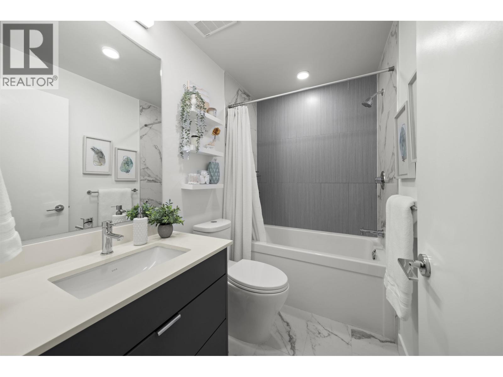 211 1792 STARLING DRIVE, Tsawwassen