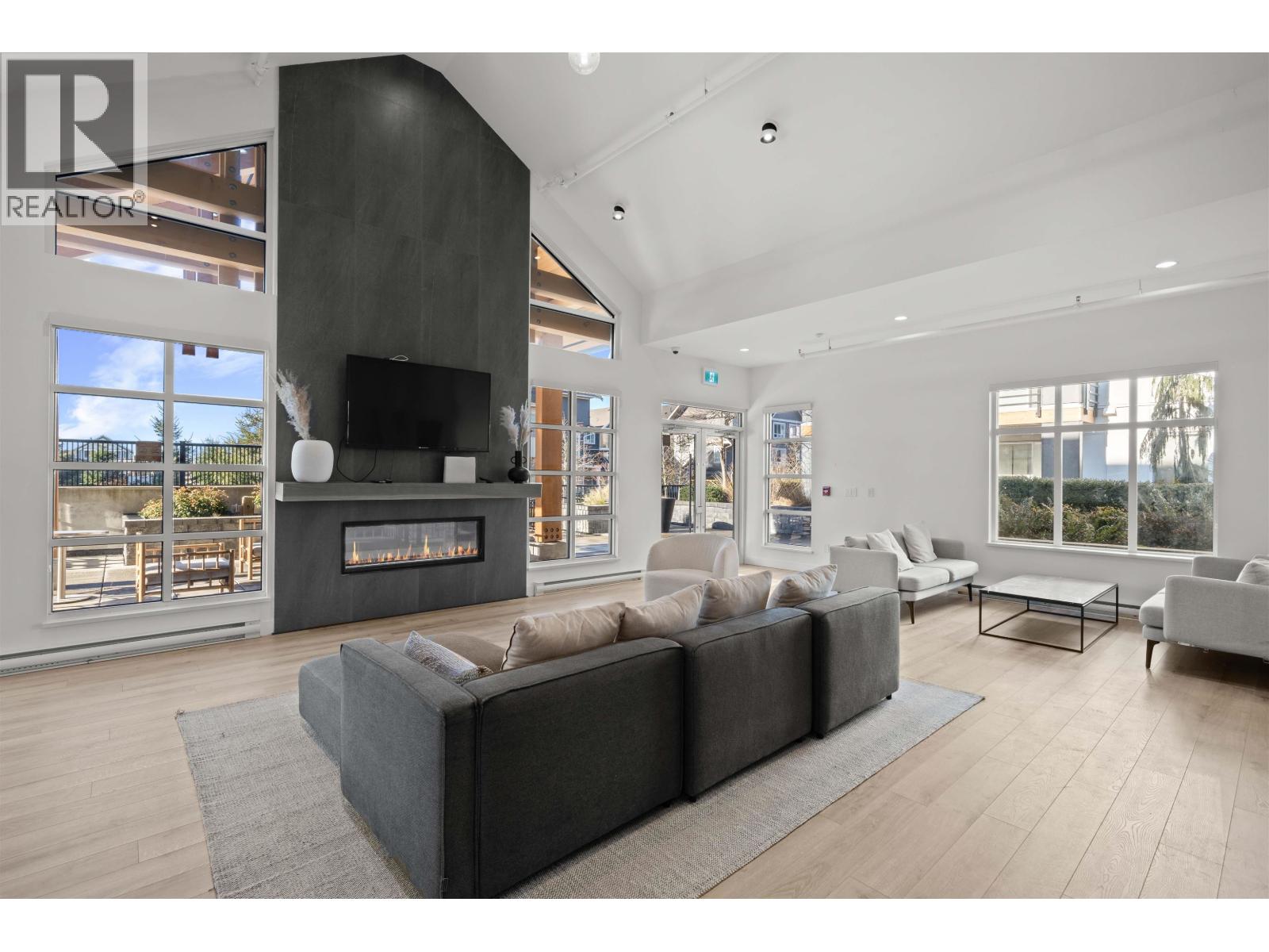211 1792 STARLING DRIVE, Tsawwassen