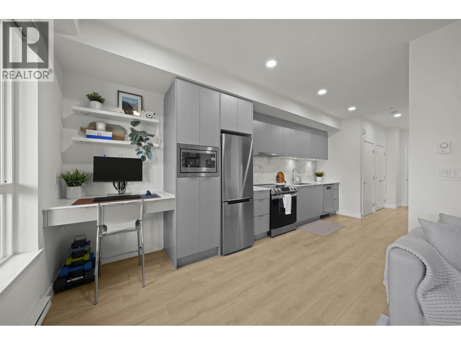 211 1792 STARLING DRIVE, Tsawwassen
