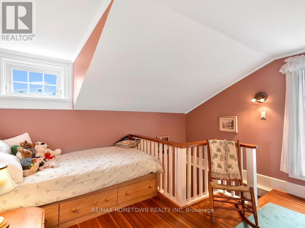 Photo 24 of 92 Water Street E, Brockville ON