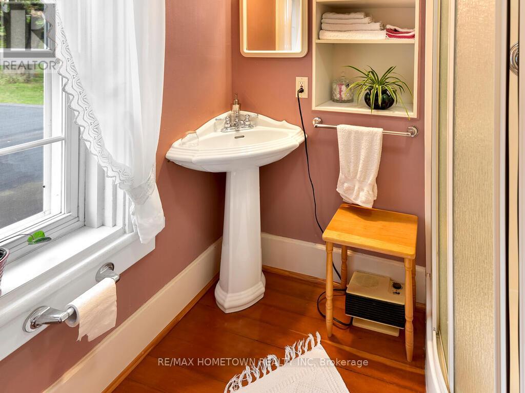 Photo 29 of 92 Water Street E, Brockville ON