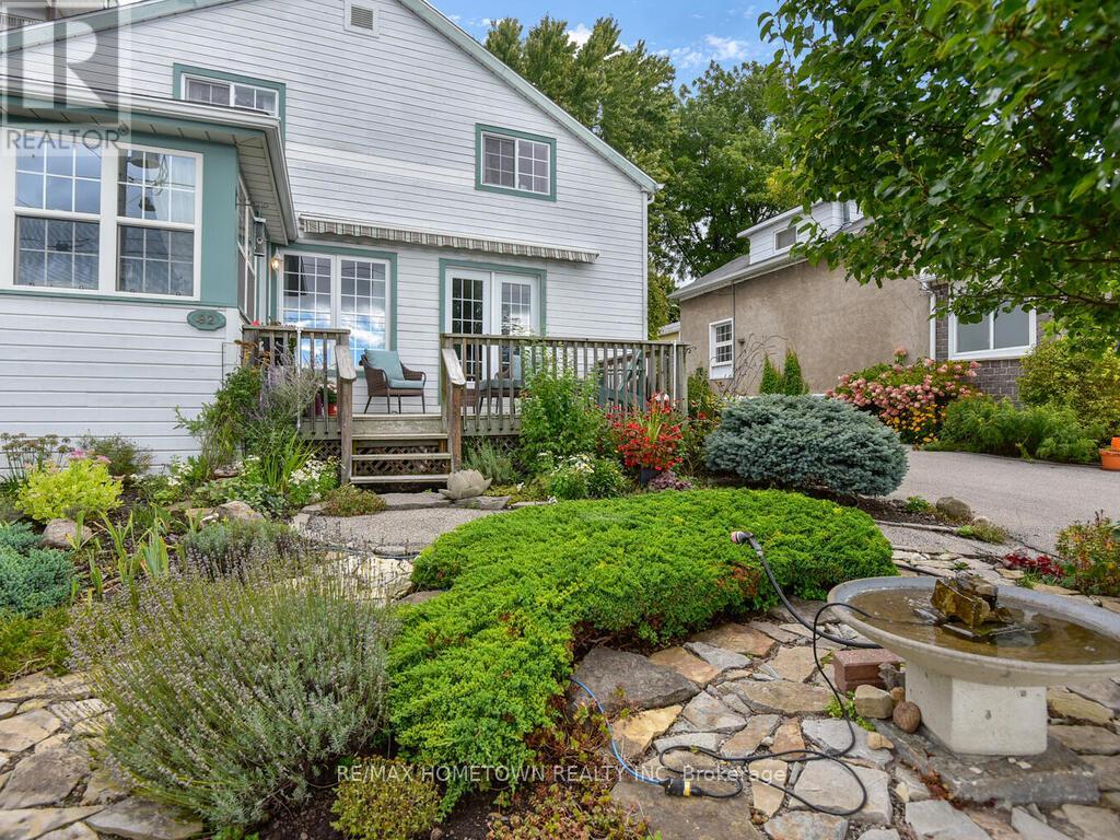 Photo 3 of 92 Water Street E, Brockville ON