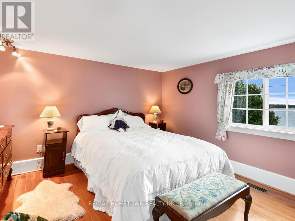 Photo 30 of 92 Water Street E, Brockville ON
