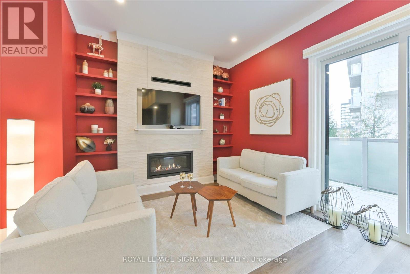 Photo 10 of 115 High Street W, Mississauga ON