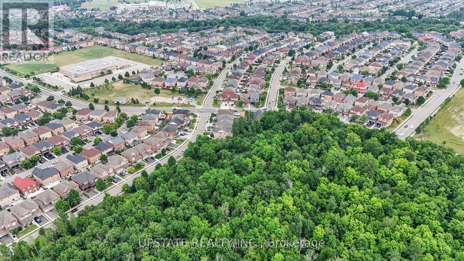 Photo 39 of 8 Klondike Trail, Brampton ON