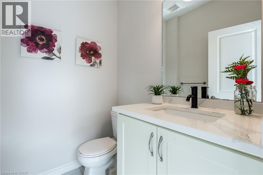 Photo 18 of 70 Borers Creek Circle, Hamilton ON