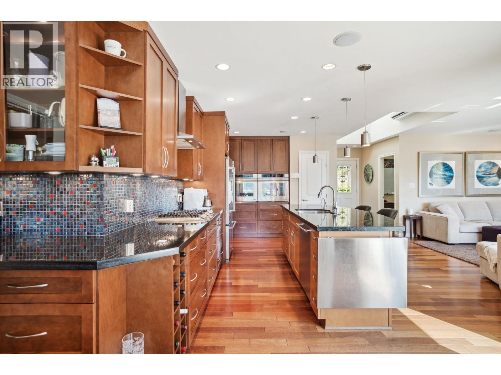 5755 TELEGRAPH TRAIL, West Vancouver