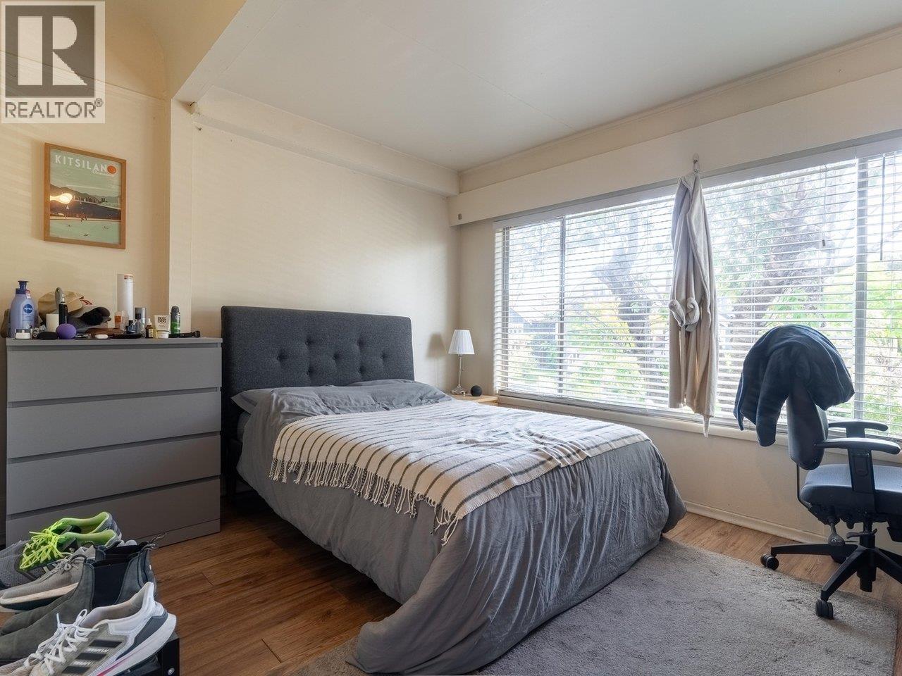 Photo 20 of 3347 W 8th Avenue, Vancouver BC