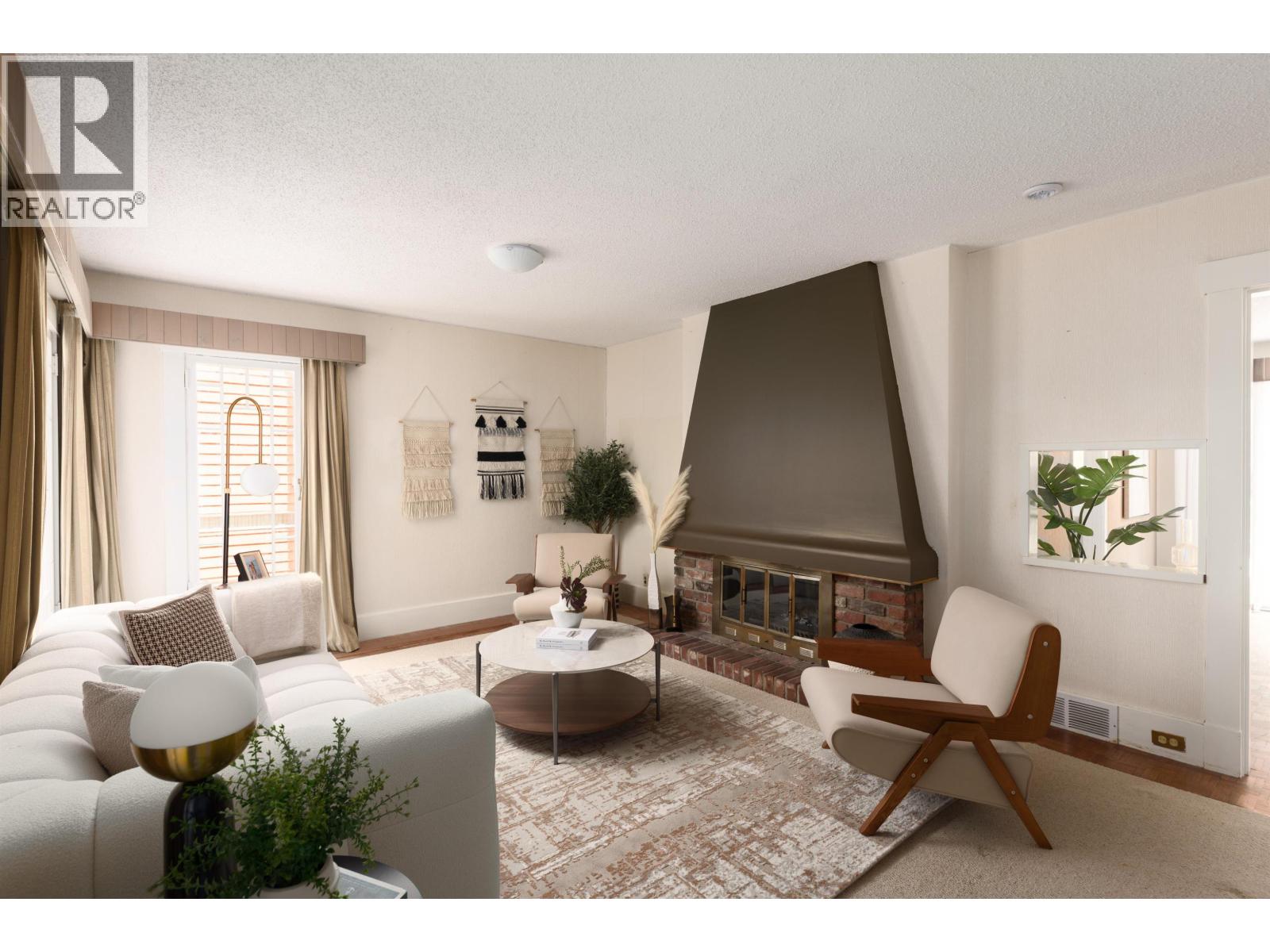 Photo 1 of 4138 W 13 Th Avenue, Vancouver BC