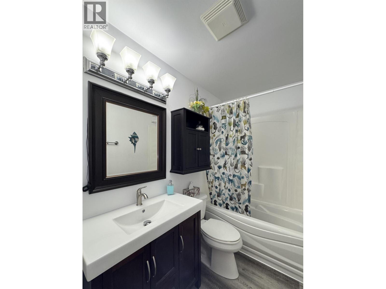 Photo 12 of 8219 98 Avenue, Fort St John BC
