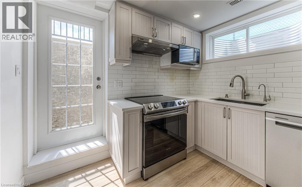 Photo 27 of 92 Lasby Lane, Breslau ON