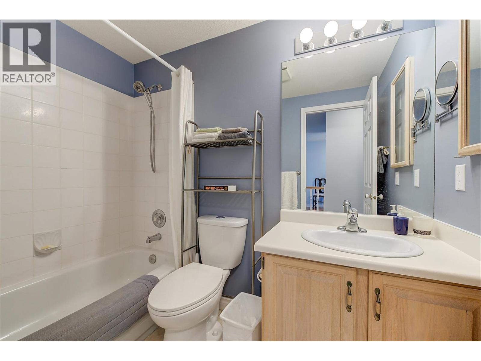 103 4470 Ponderosa Drive, Peachland
