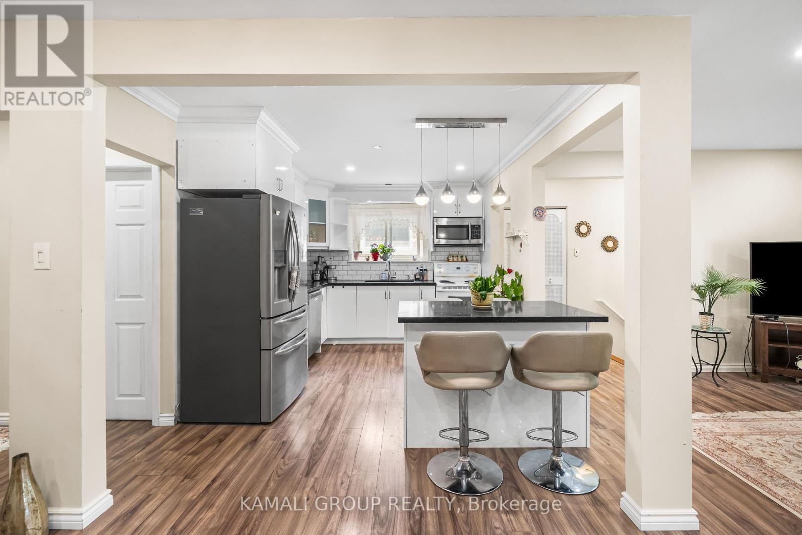 Photo 11 of 16 Elise Terrace, Toronto ON
