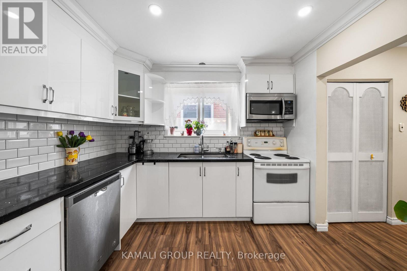 Photo 12 of 16 Elise Terrace, Toronto ON