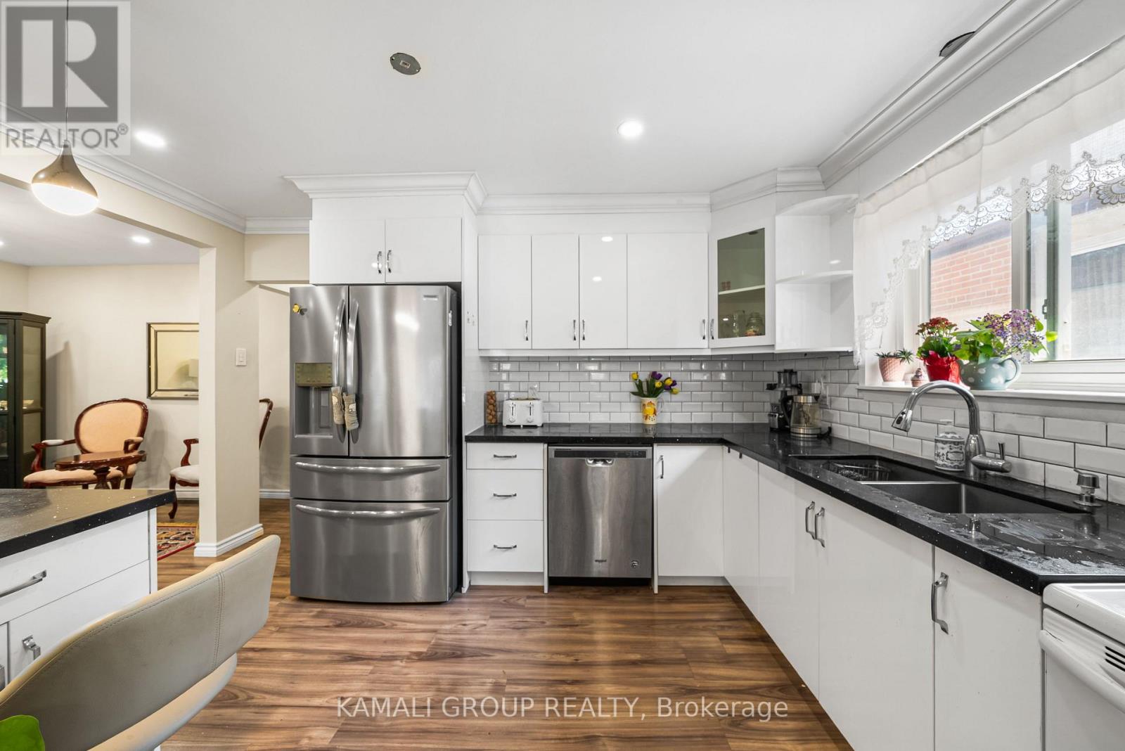 Photo 15 of 16 Elise Terrace, Toronto ON