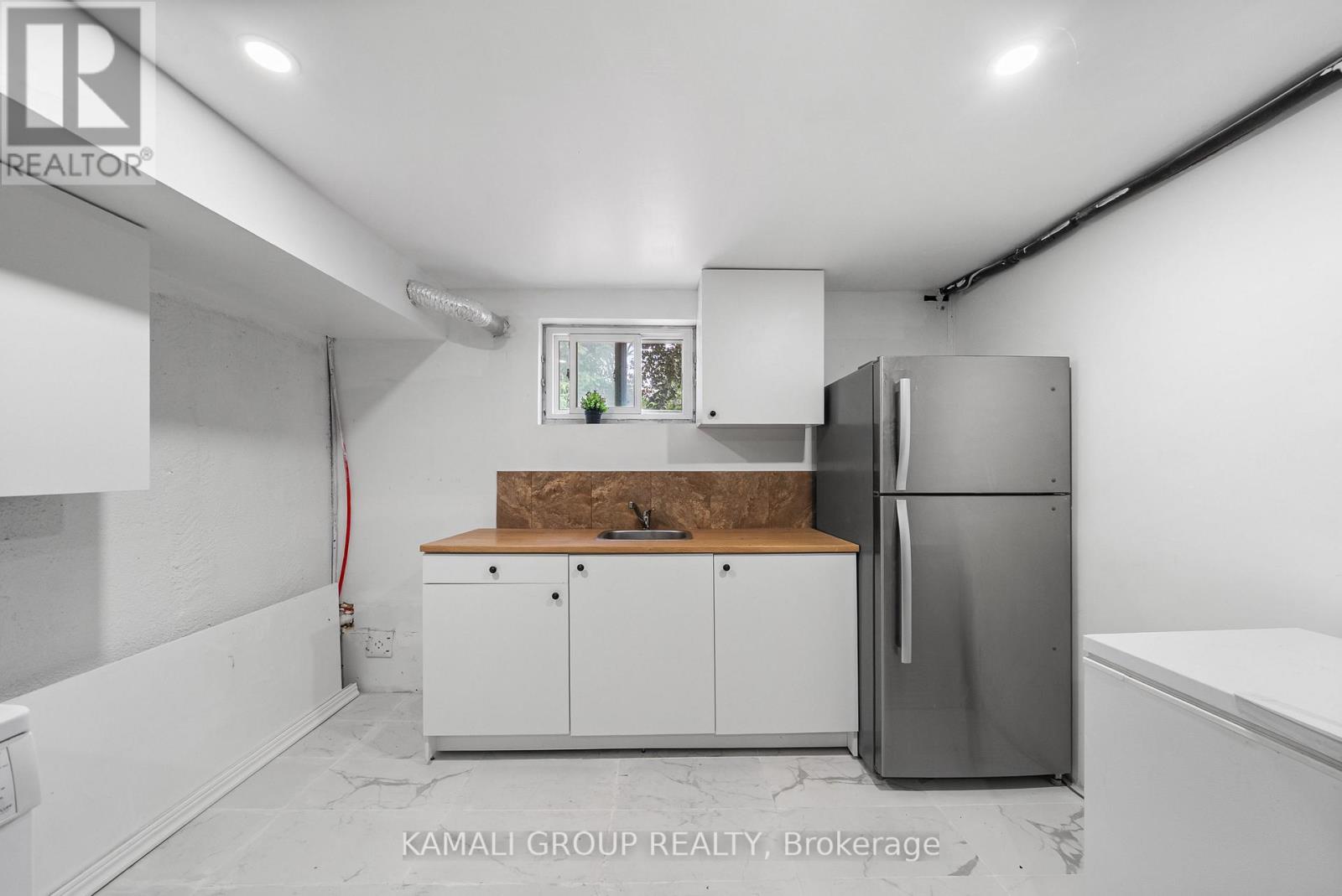 Photo 27 of 16 Elise Terrace, Toronto ON