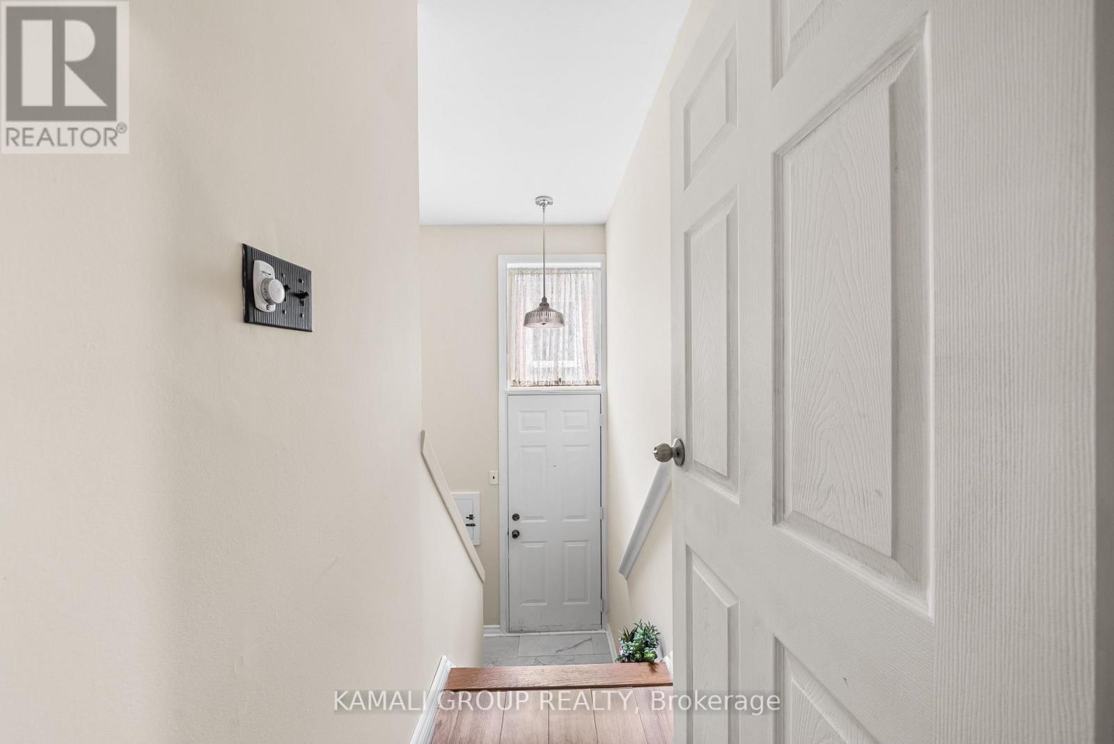 Photo 30 of 16 Elise Terrace, Toronto ON