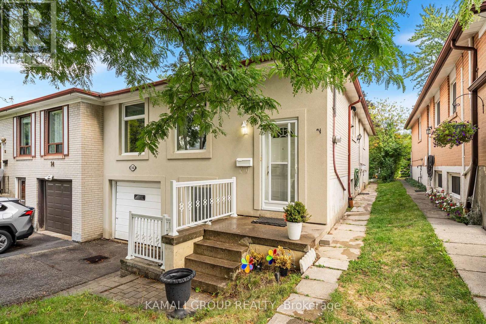 Photo 33 of 16 Elise Terrace, Toronto ON