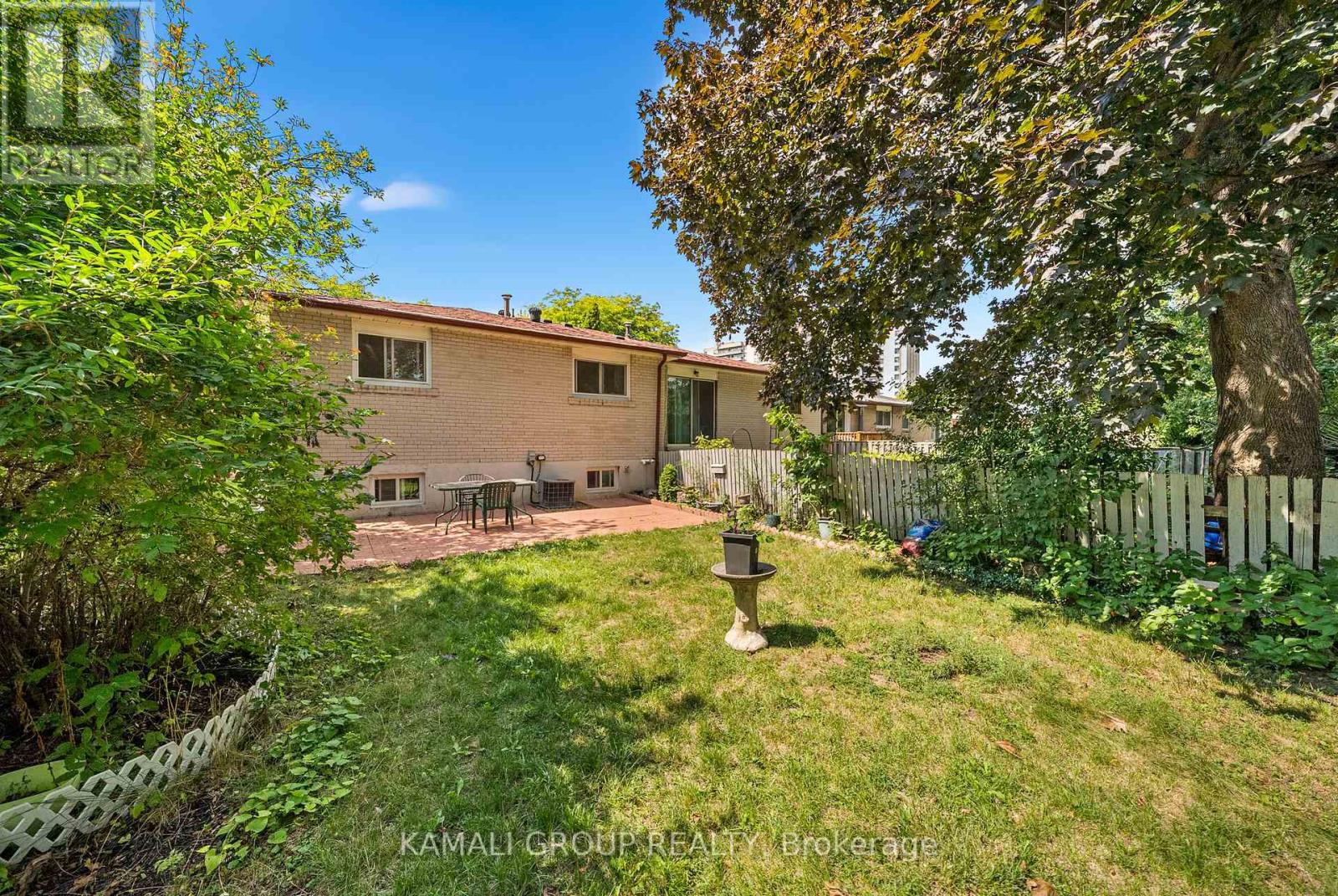 Photo 36 of 16 Elise Terrace, Toronto ON