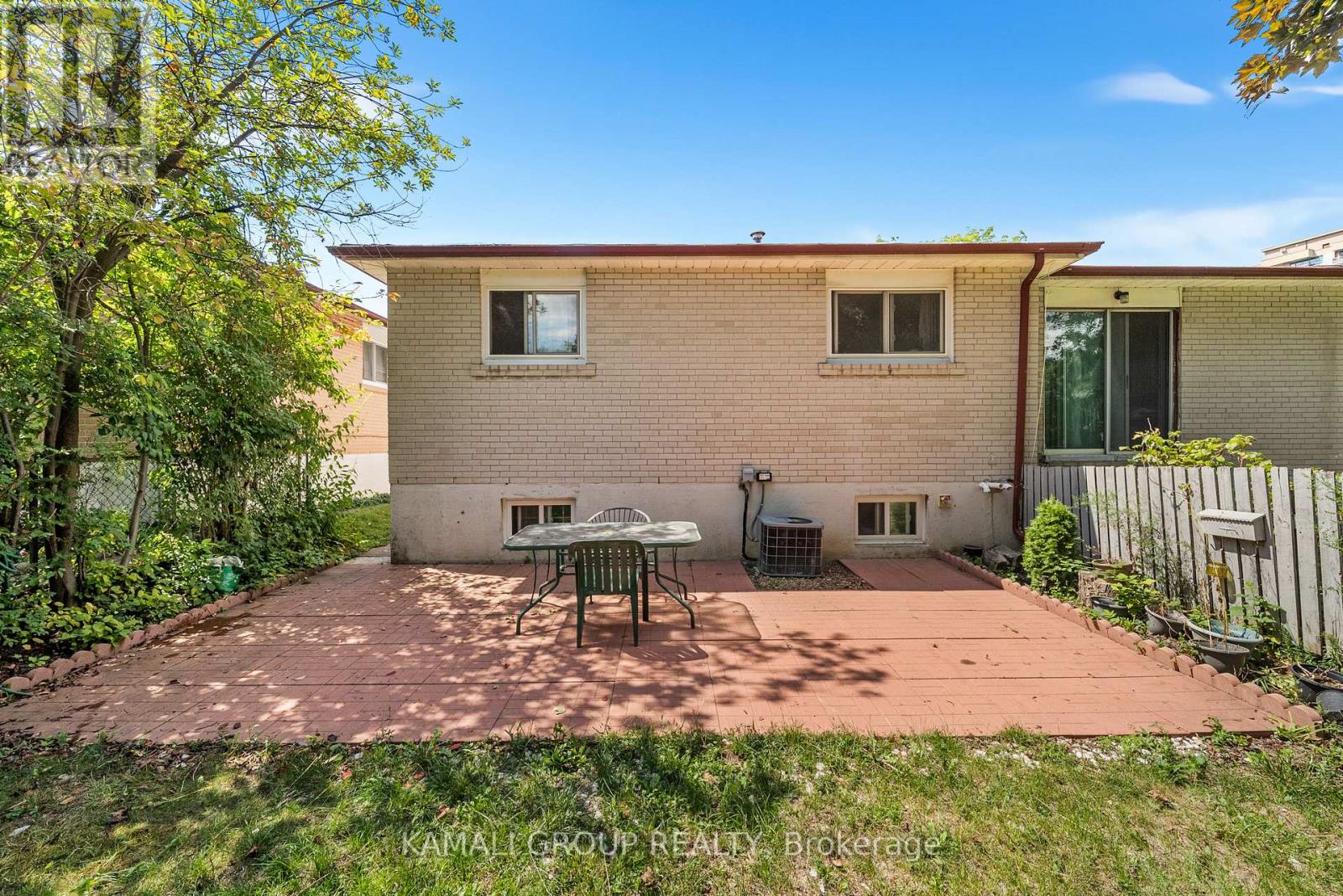 Photo 39 of 16 Elise Terrace, Toronto ON