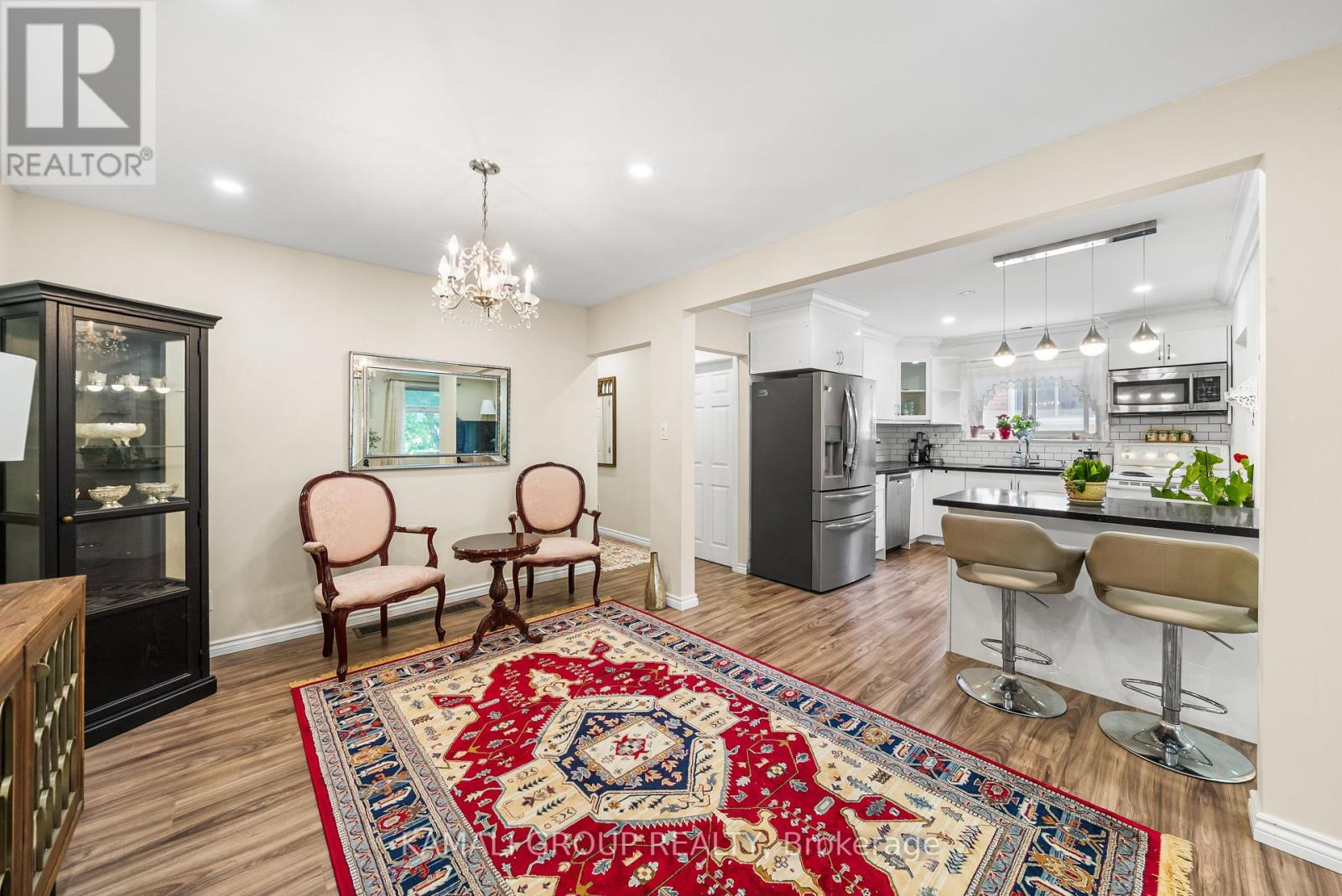 Photo 8 of 16 Elise Terrace, Toronto ON