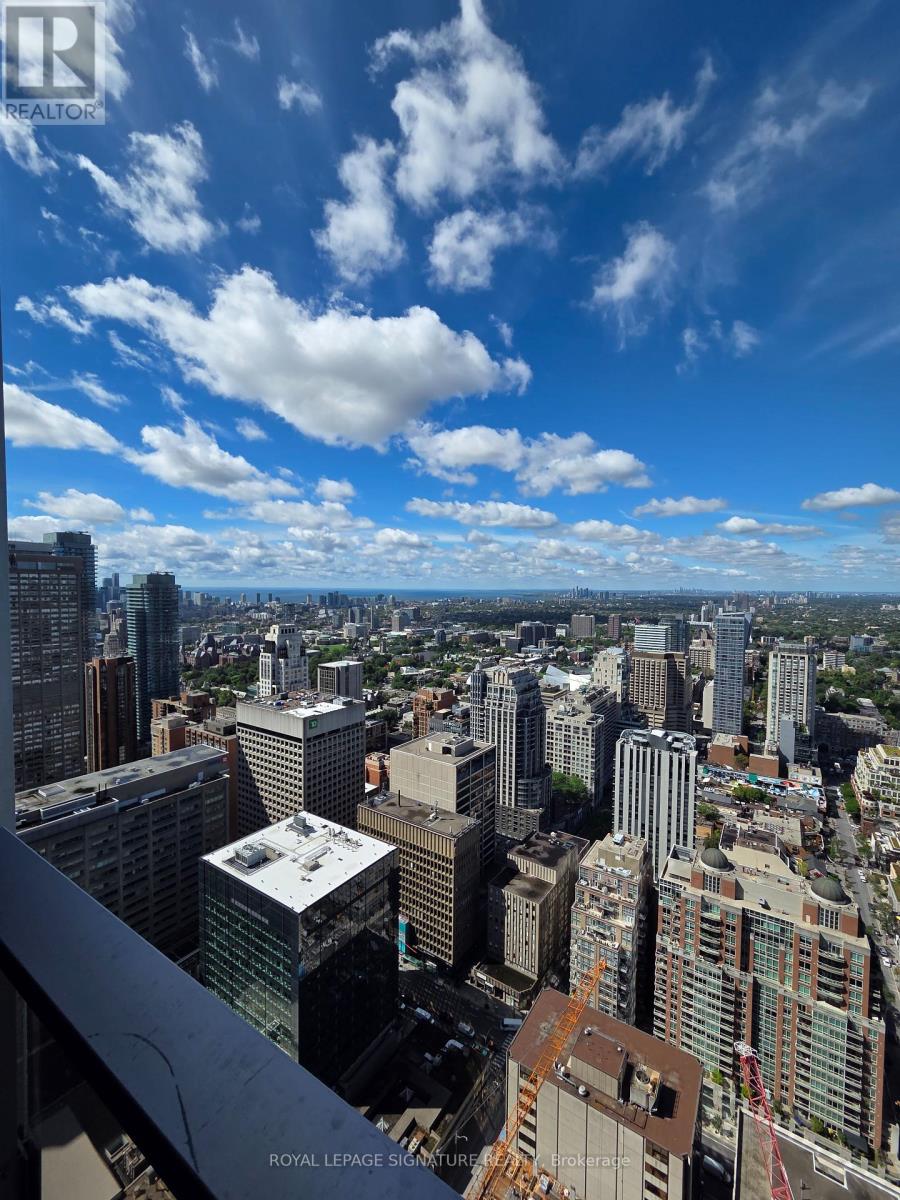 Photo 12 of 4310 11 Yorkville Avenue, Toronto ON