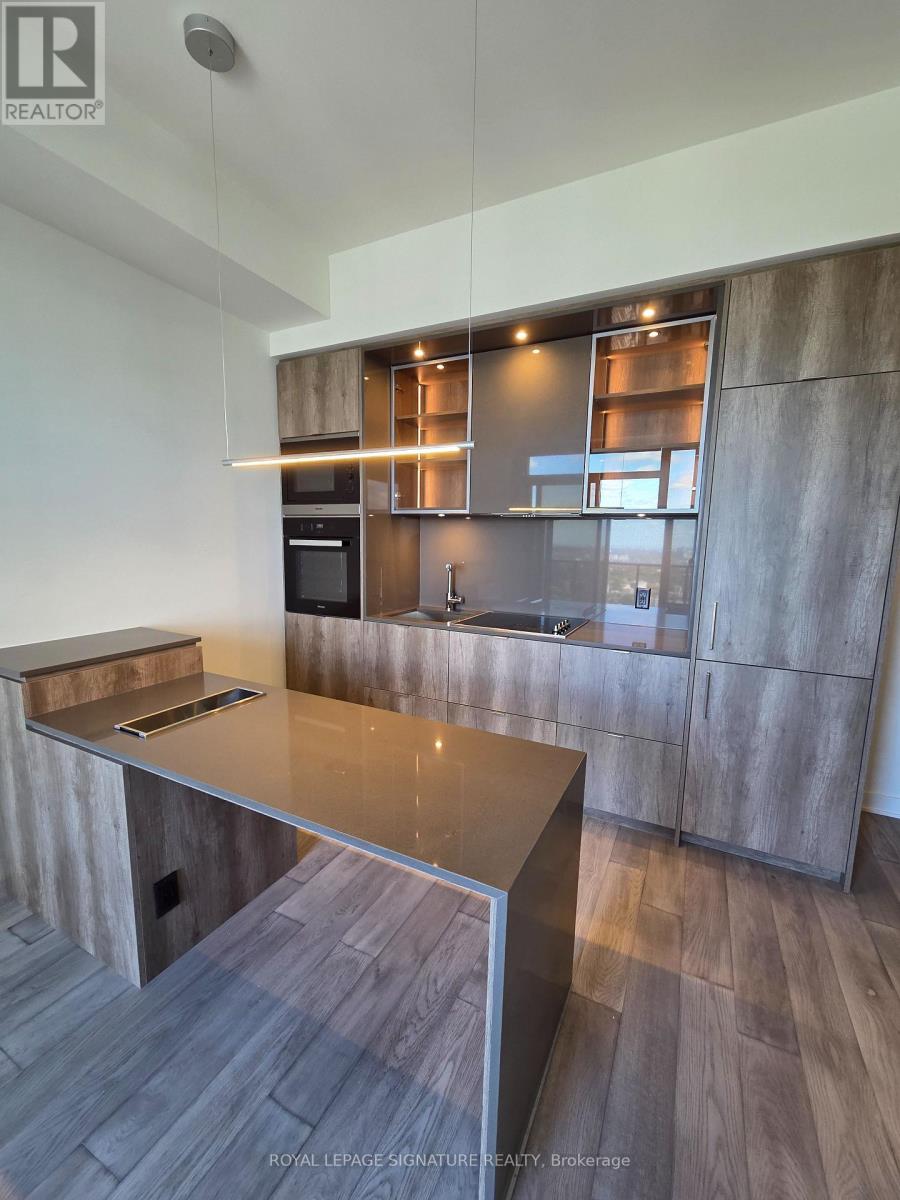Photo 5 of 4310 11 Yorkville Avenue, Toronto ON
