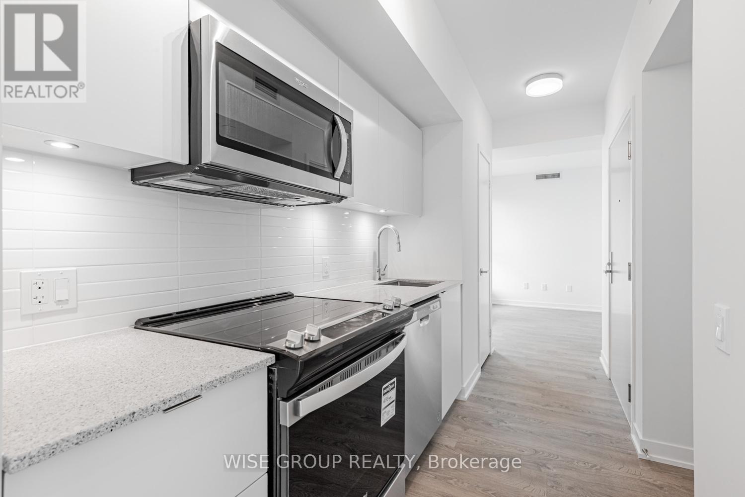 Photo 3 of 906 500 Wilson Avenue, Toronto ON