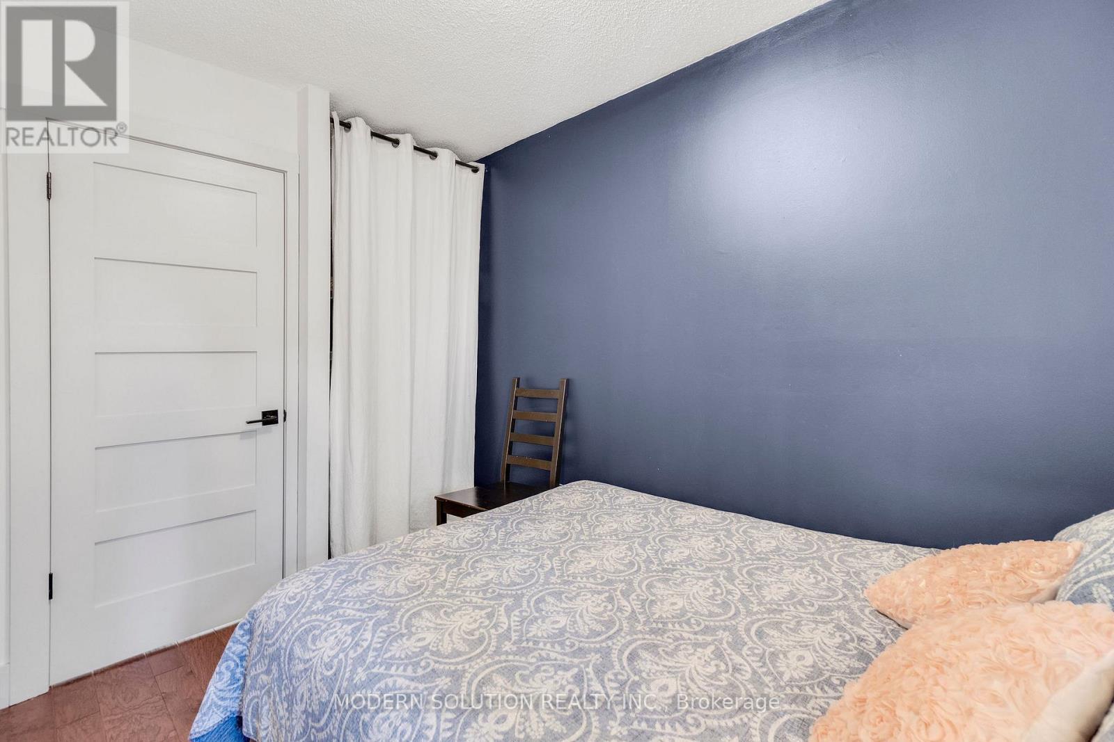 Photo 23 of 9 Douville Court, Toronto ON