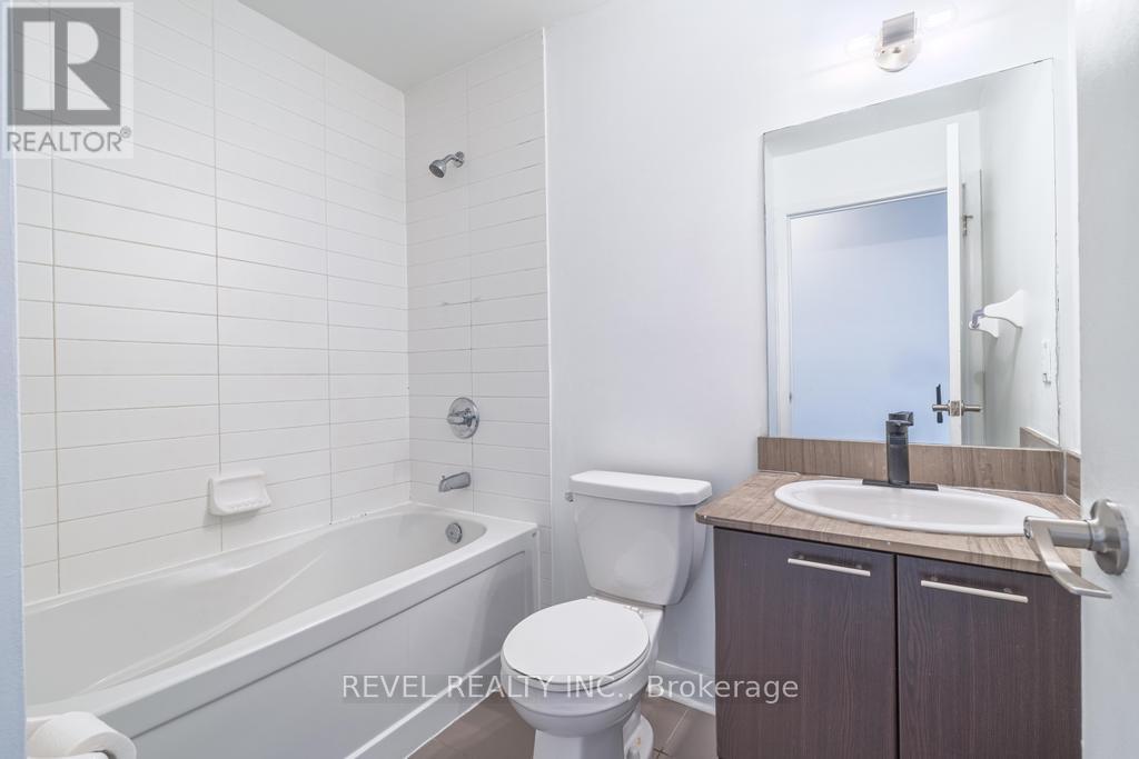Photo 18 of 1206 15 Bruyeres Mews, Toronto ON