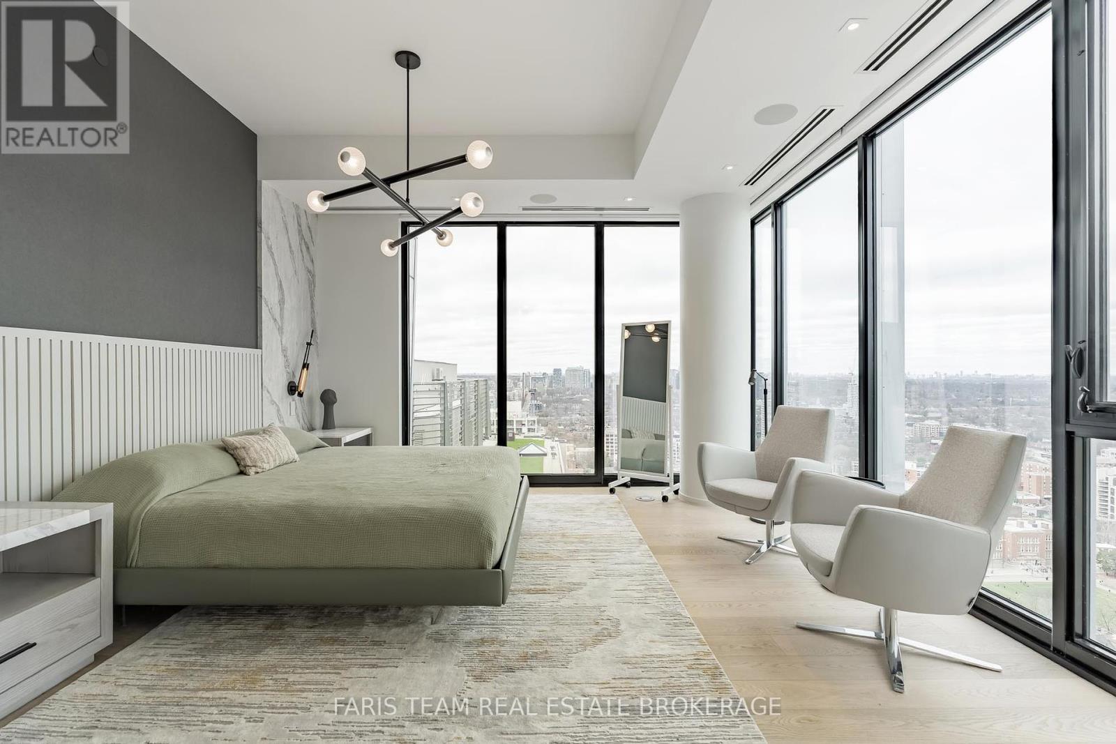 Photo 20 of 3501 200 Cumberland Street, Toronto ON