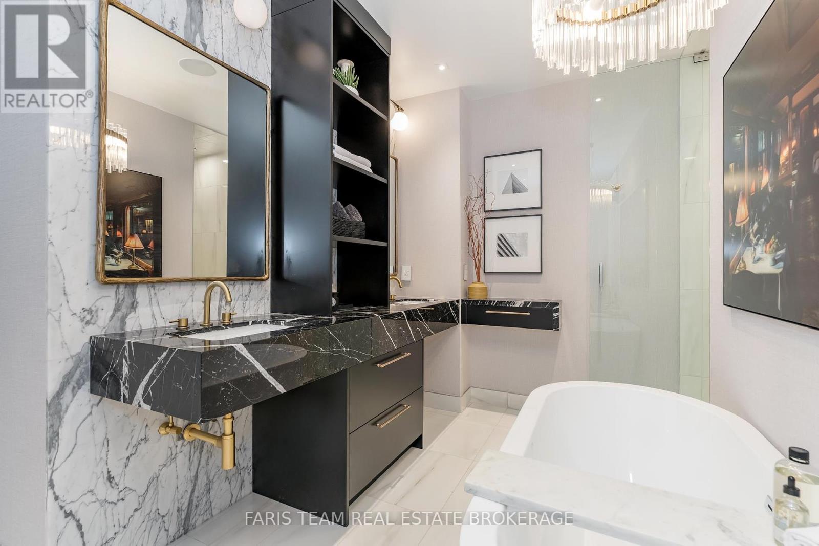 Photo 23 of 3501 200 Cumberland Street, Toronto ON