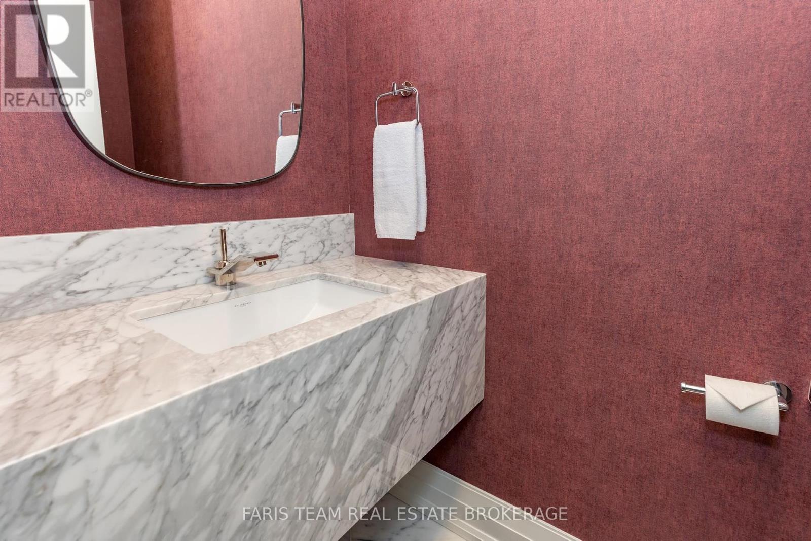Photo 30 of 3501 200 Cumberland Street, Toronto ON