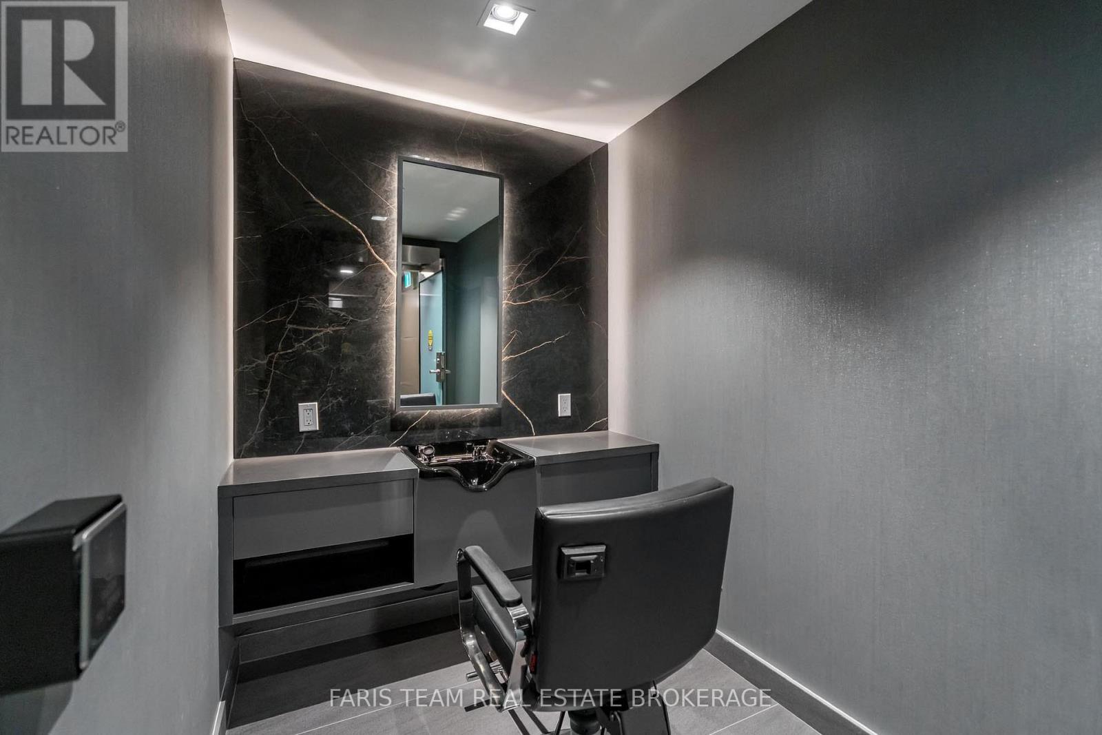 Photo 37 of 3501 200 Cumberland Street, Toronto ON
