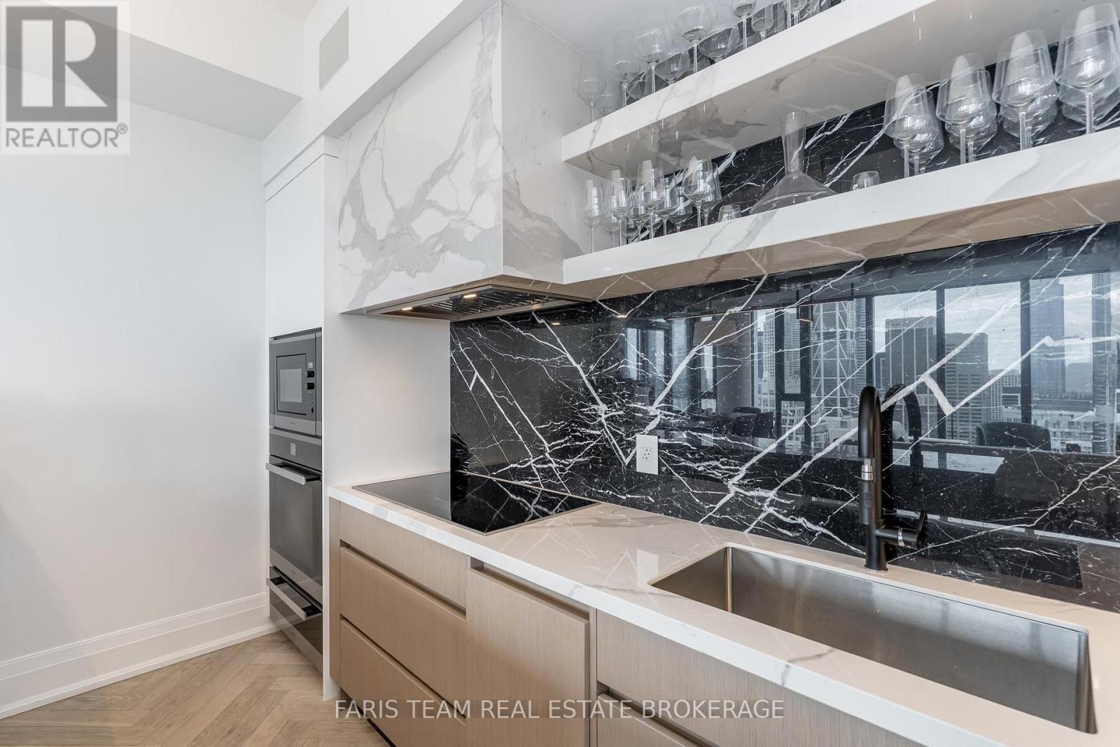 Photo 8 of 3501 200 Cumberland Street, Toronto ON