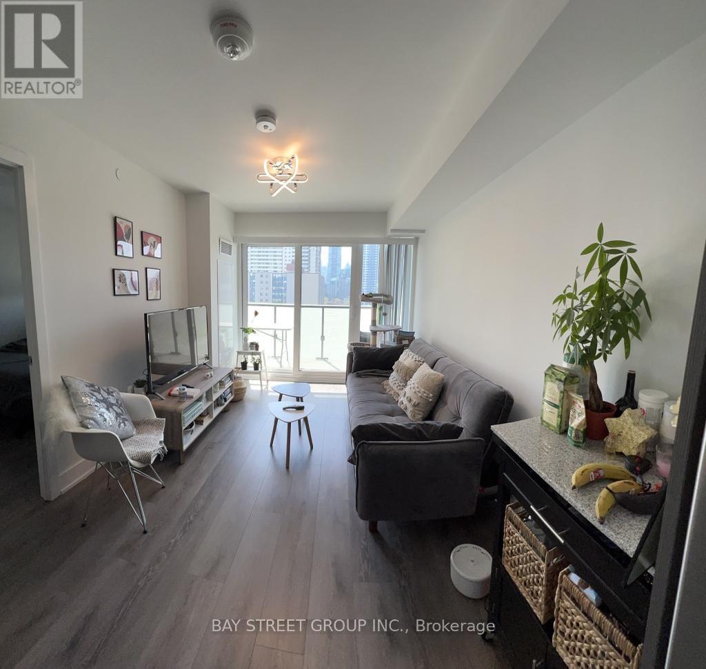 Photo 2 of 1009 575 Bloor Street, Toronto ON