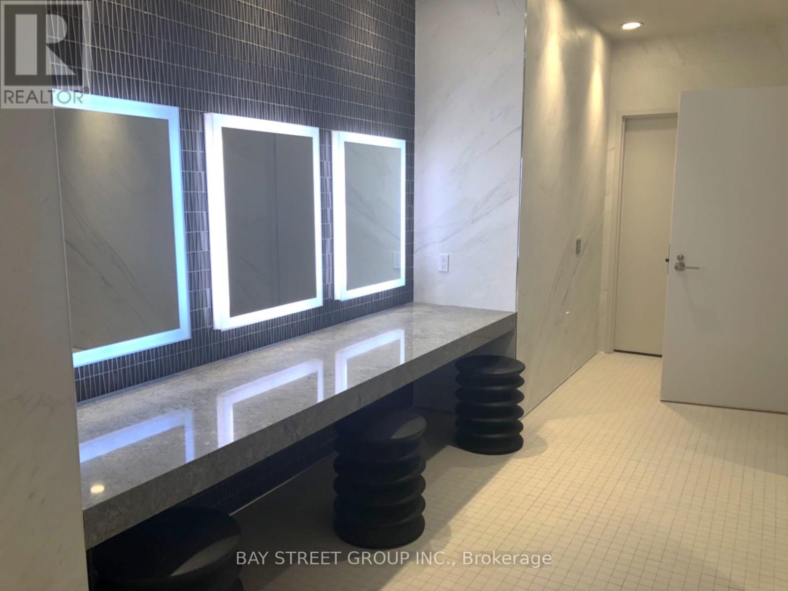 Photo 20 of 1009 575 Bloor Street, Toronto ON