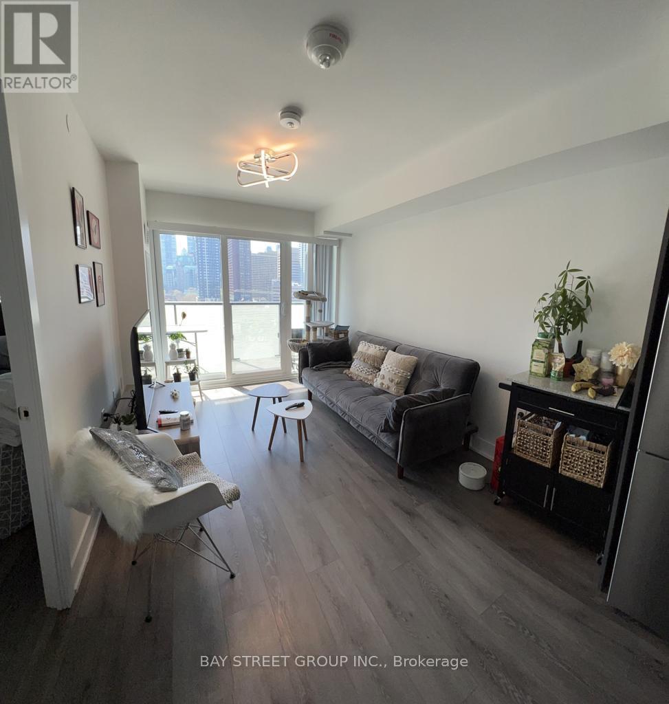 Photo 3 of 1009 575 Bloor Street, Toronto ON