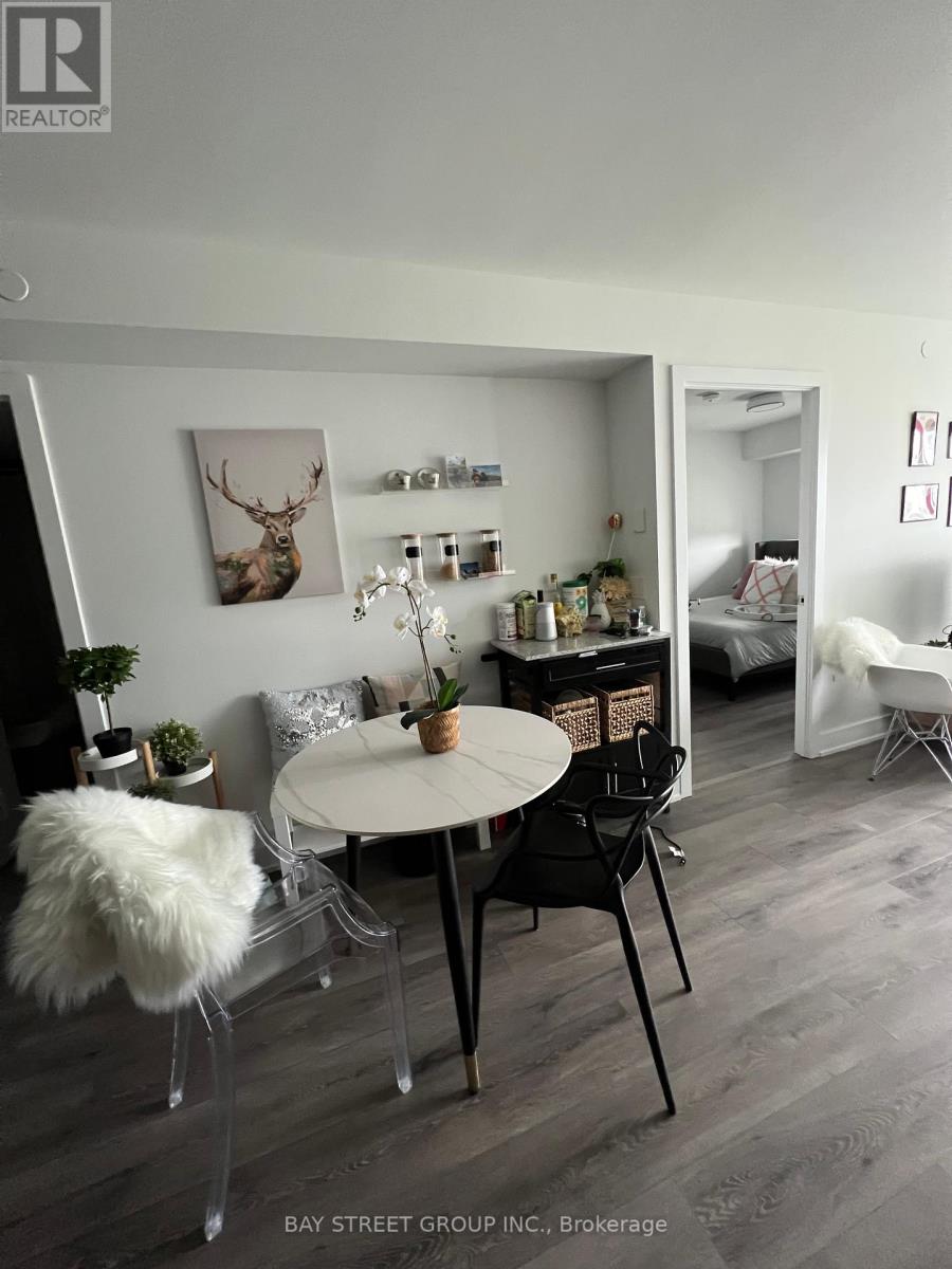Photo 4 of 1009 575 Bloor Street, Toronto ON