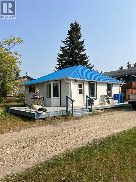 Photo 1 of 702 6th Avenue, Beaverlodge AB