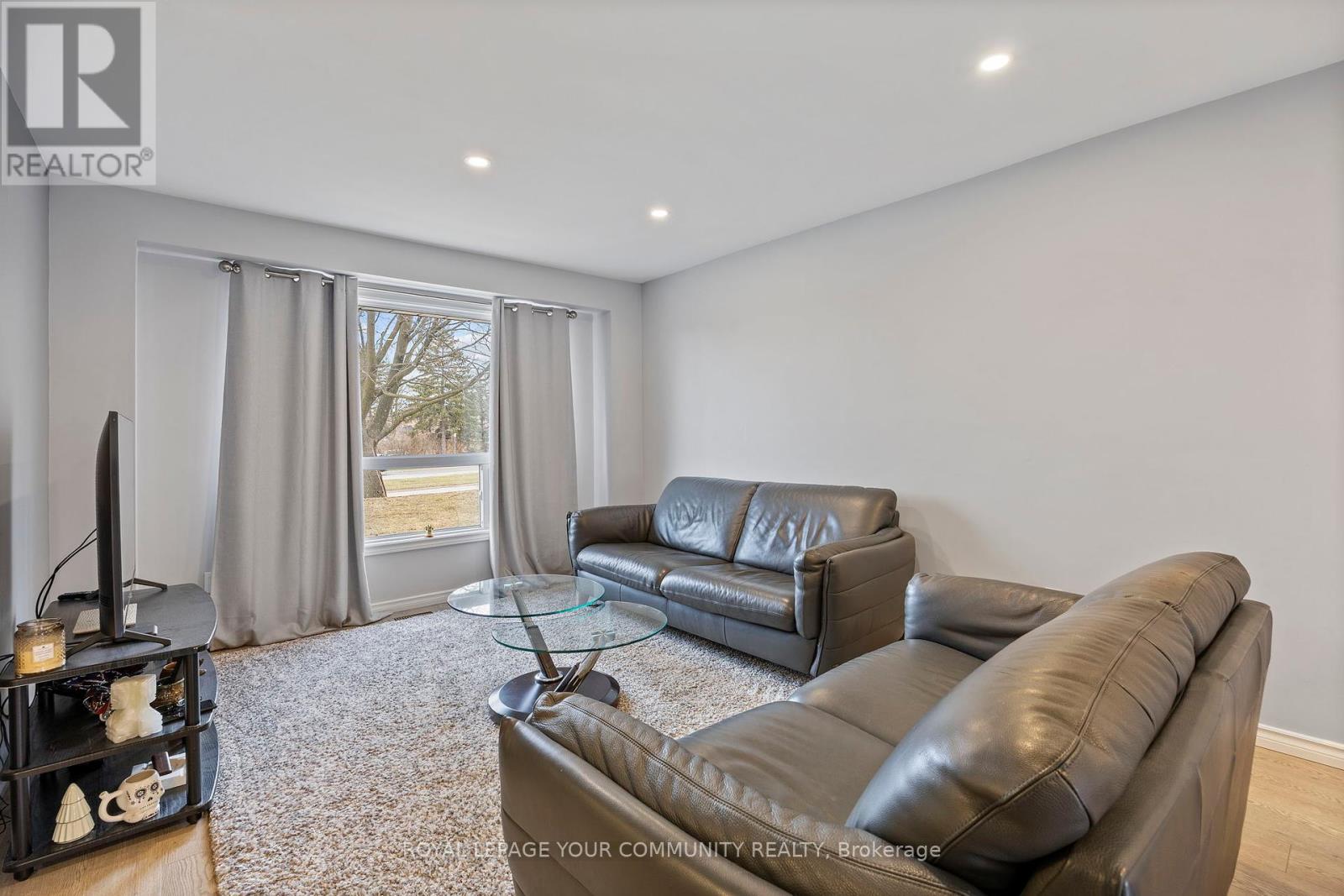 Photo 5 of 16 Patience Lane, Ajax ON