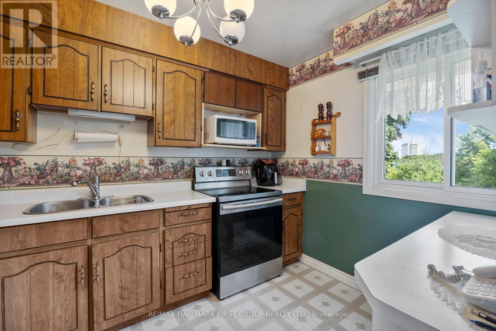 Photo 17 of 38 371 Orton Park Road, Toronto ON