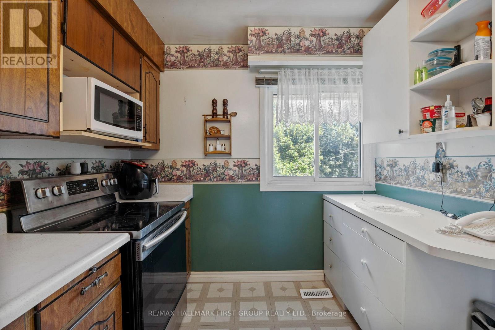 Photo 18 of 38 371 Orton Park Road, Toronto ON